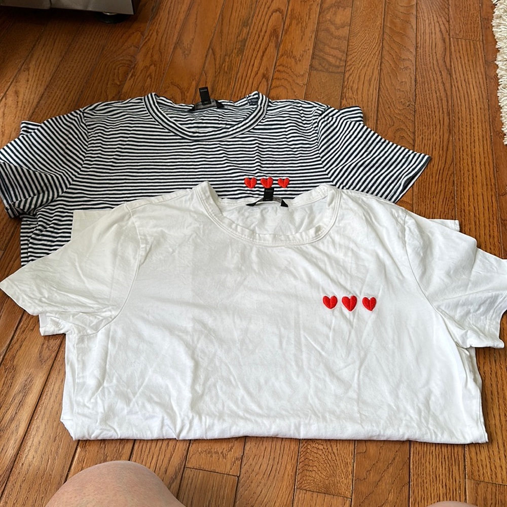 Banana republic tee with heart logo